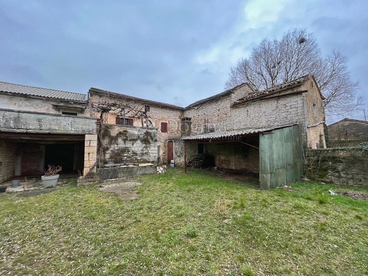 IMMOBILE PER UN PICCOLO COMPLESSO ABITATIVO PRIVATO