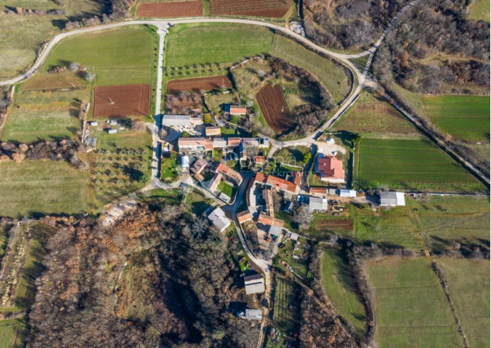 IMMOBILE PER UN PICCOLO COMPLESSO ABITATIVO PRIVATO