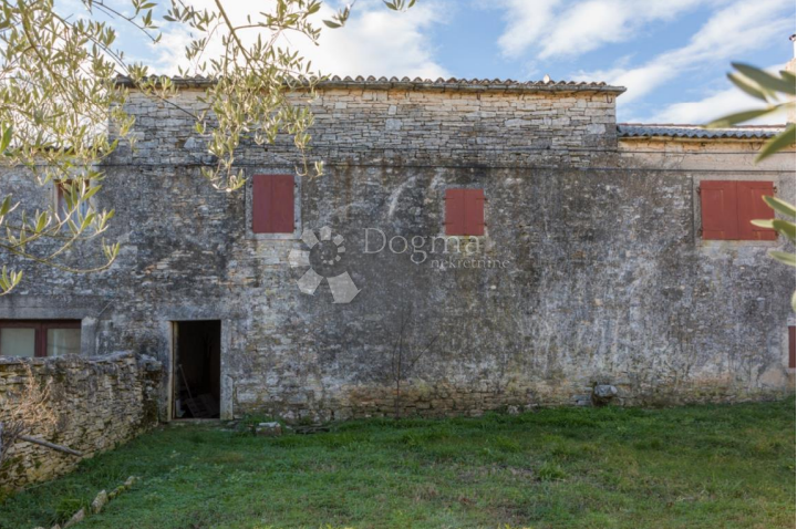 IMMOBILE PER UN PICCOLO COMPLESSO ABITATIVO PRIVATO
