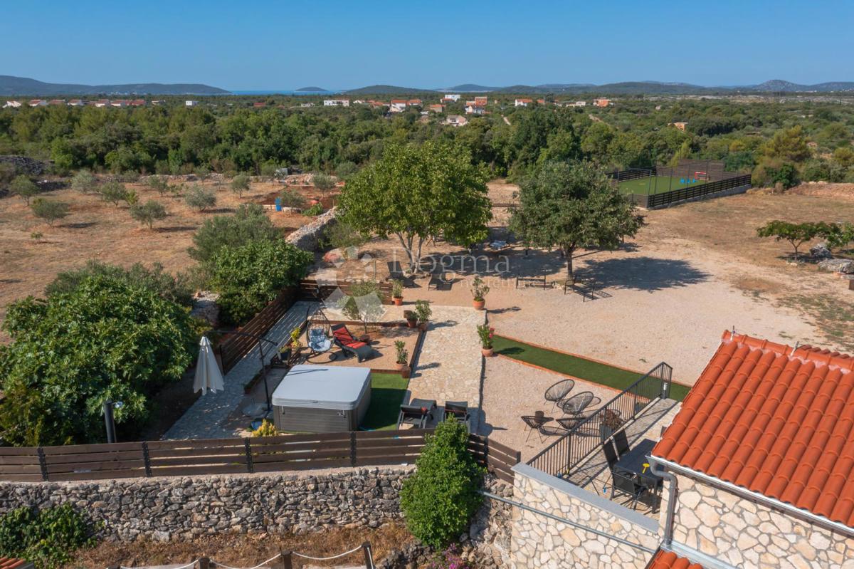 Casa Zaton, Šibenik - Okolica, 125m2