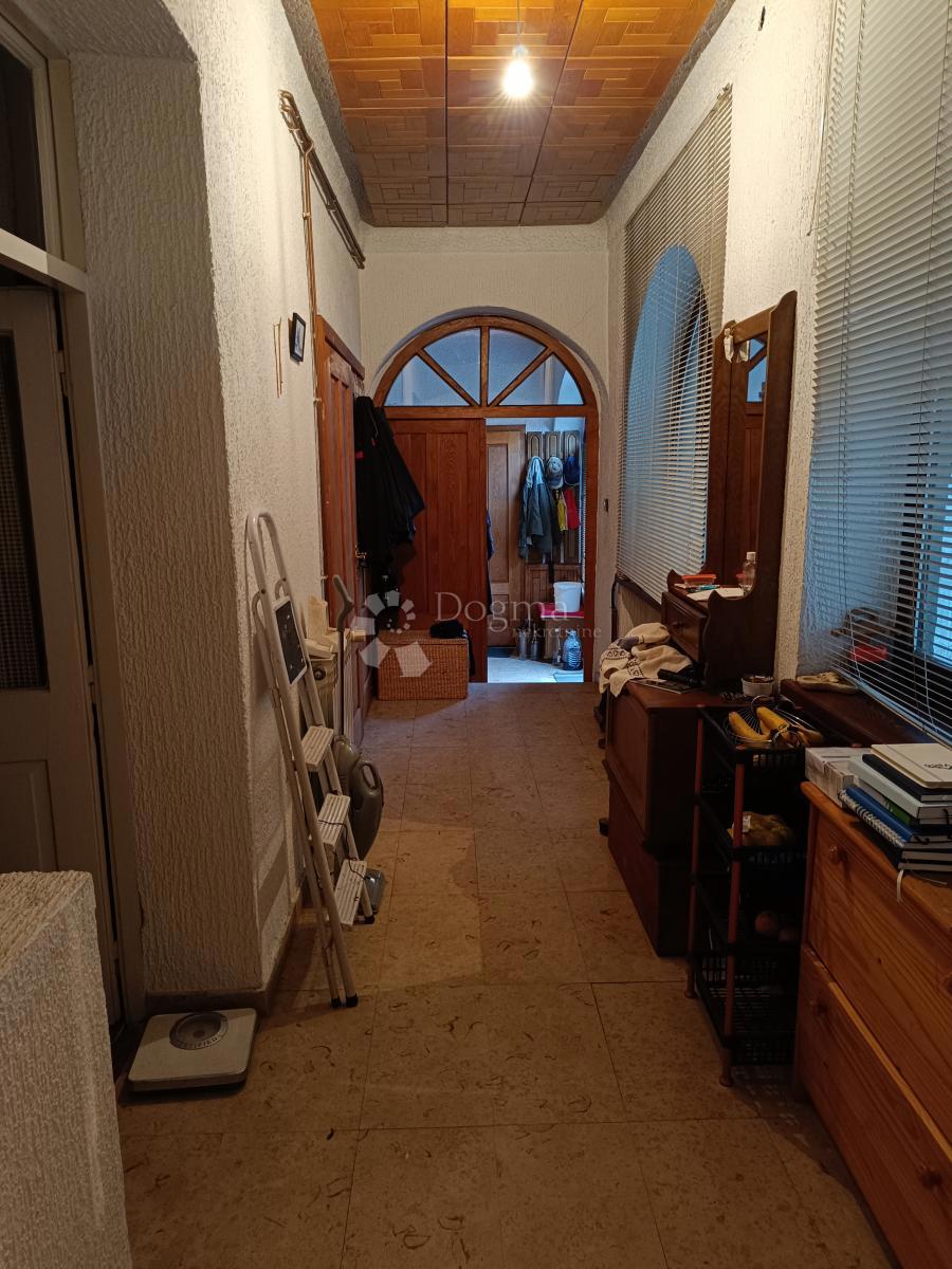 Casa Gornji grad / Centar, Osijek, 150m2