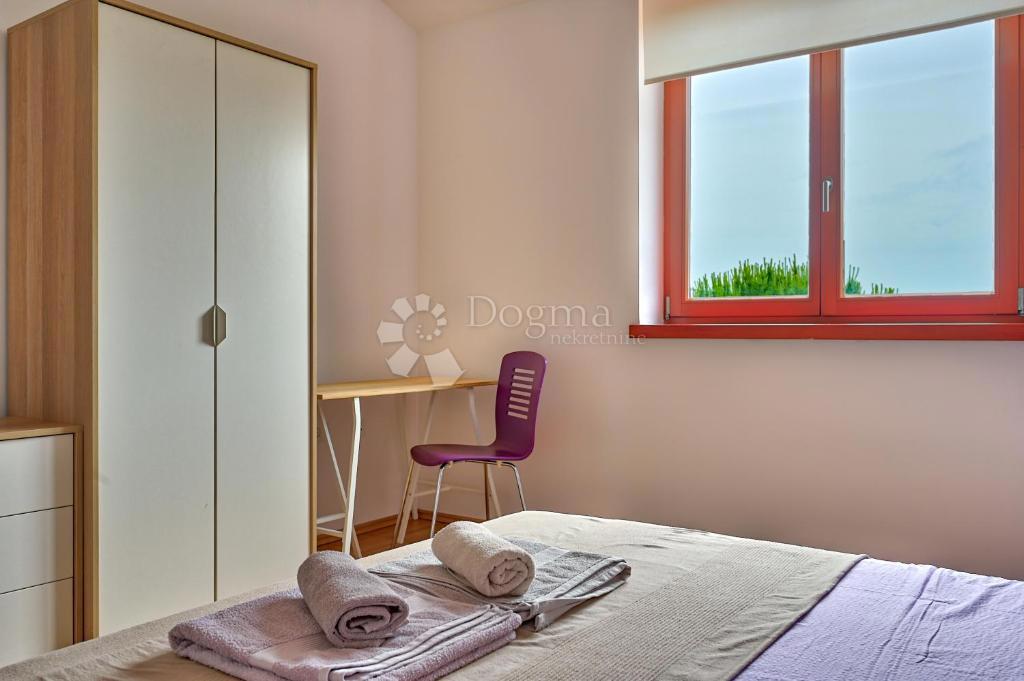 ISTRIA - Zona di Pola: Casa ristrutturata con piscina nel tranquillo villaggio di Krnica