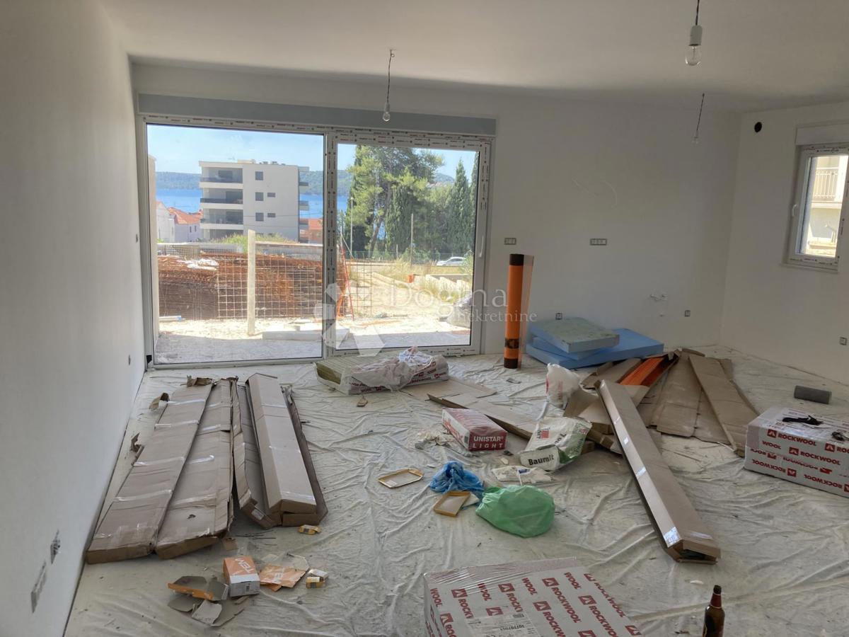 NUOVO EDIFICIO SEGET DONJI, APPARTAMENTO CON DUE CAMERE DA LETTO – A 200 M DAL MARE!!