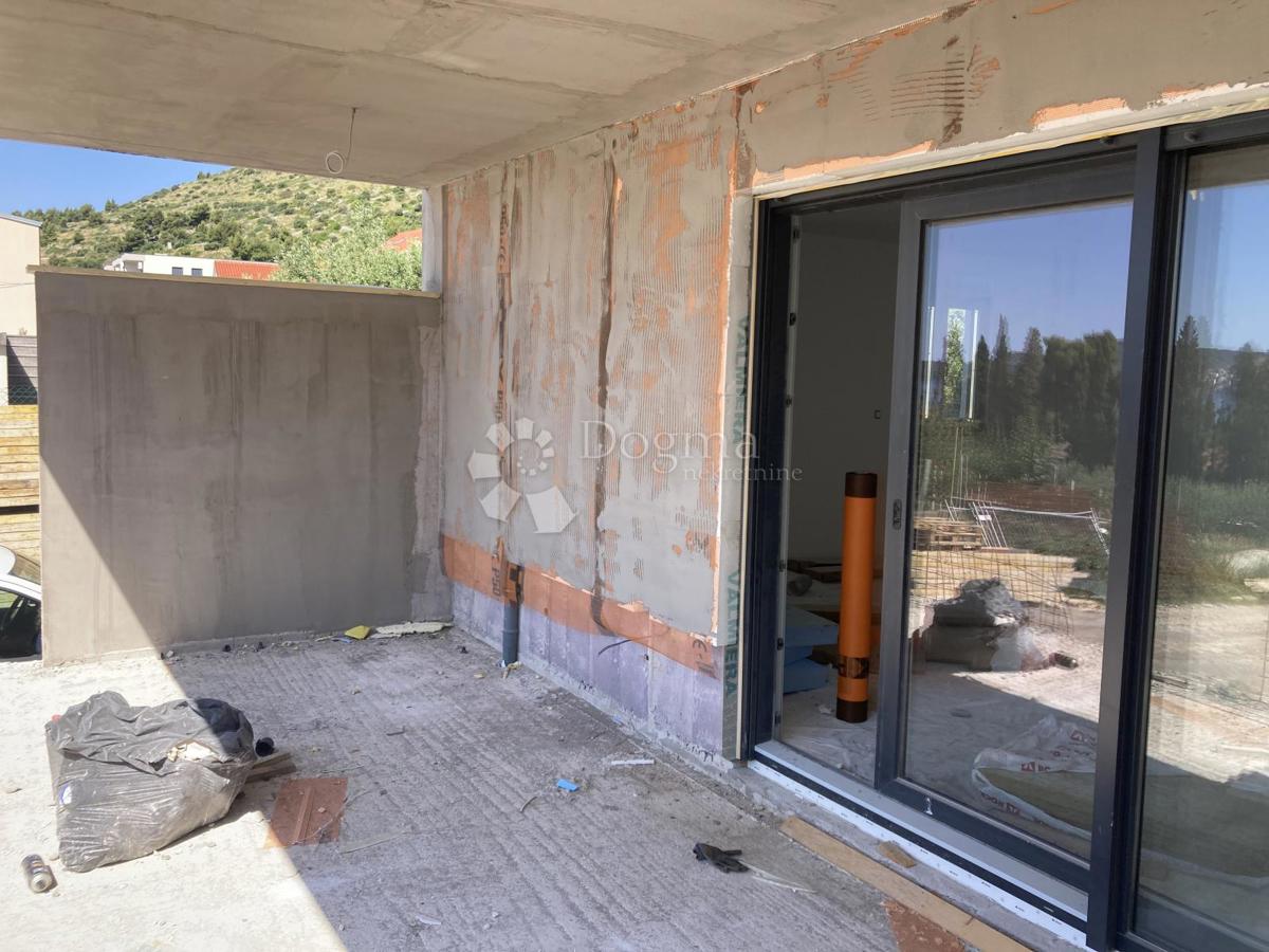 NUOVO EDIFICIO SEGET DONJI, APPARTAMENTO CON DUE CAMERE DA LETTO – A 200 M DAL MARE!!