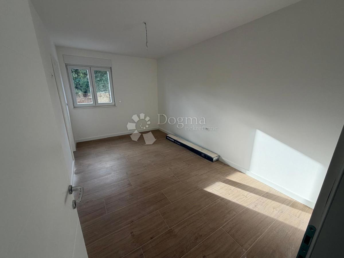 NUOVO EDIFICIO SEGET DONJI, APPARTAMENTO CON DUE CAMERE DA LETTO – A 200 M DAL MARE!!