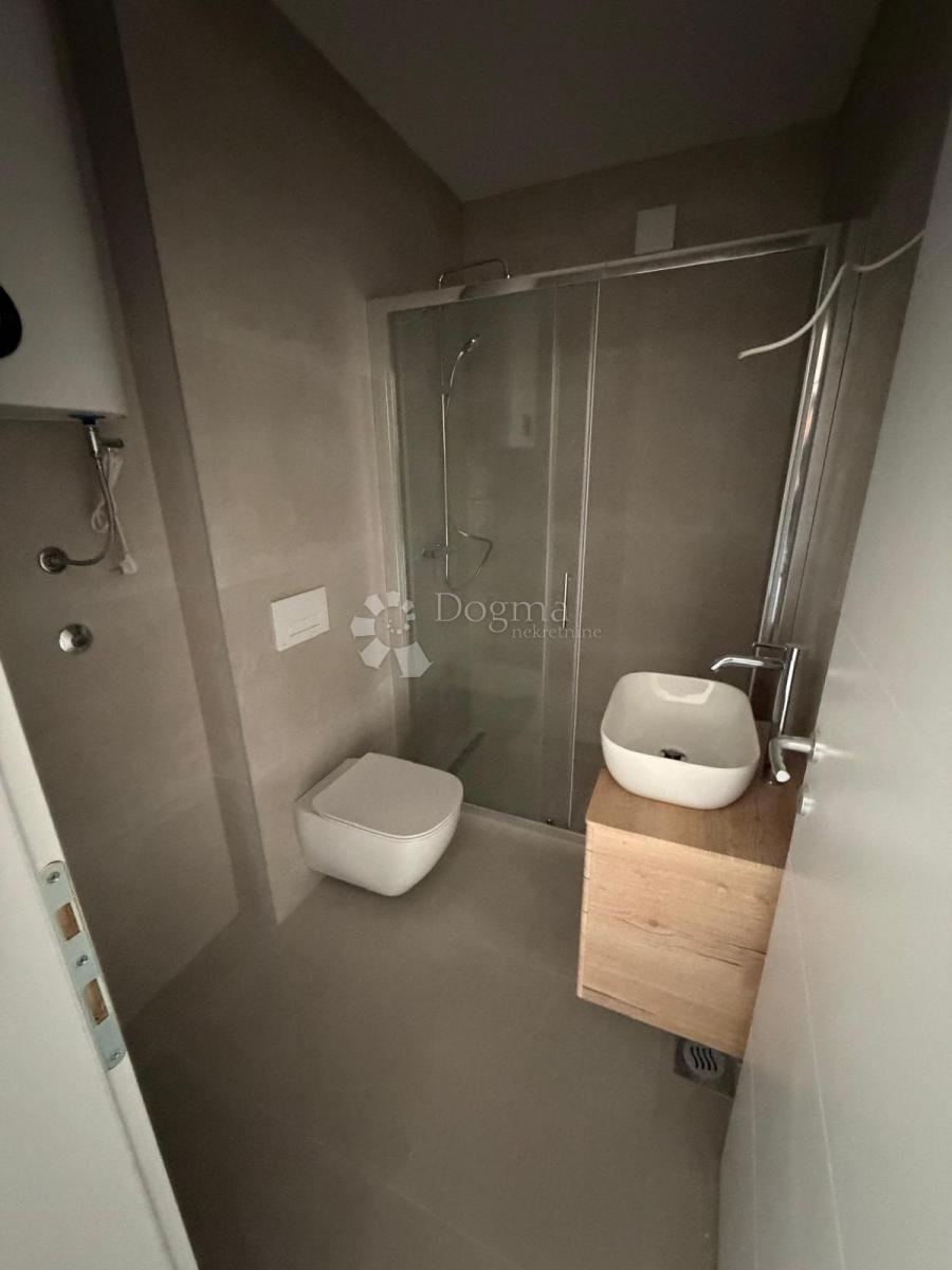 NUOVO EDIFICIO SEGET DONJI, APPARTAMENTO CON DUE CAMERE DA LETTO – A 200 M DAL MARE!!