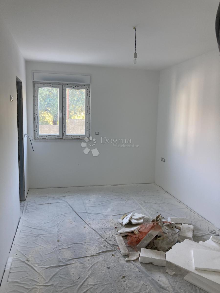 NUOVO EDIFICIO SEGET DONJI, APPARTAMENTO CON DUE CAMERE DA LETTO – A 200 M DAL MARE!!