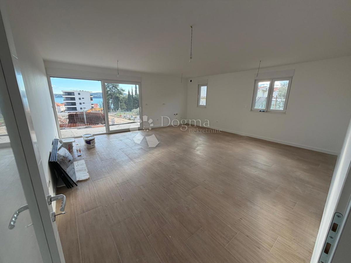 NUOVO EDIFICIO SEGET DONJI, APPARTAMENTO CON DUE CAMERE DA LETTO – A 200 M DAL MARE!!