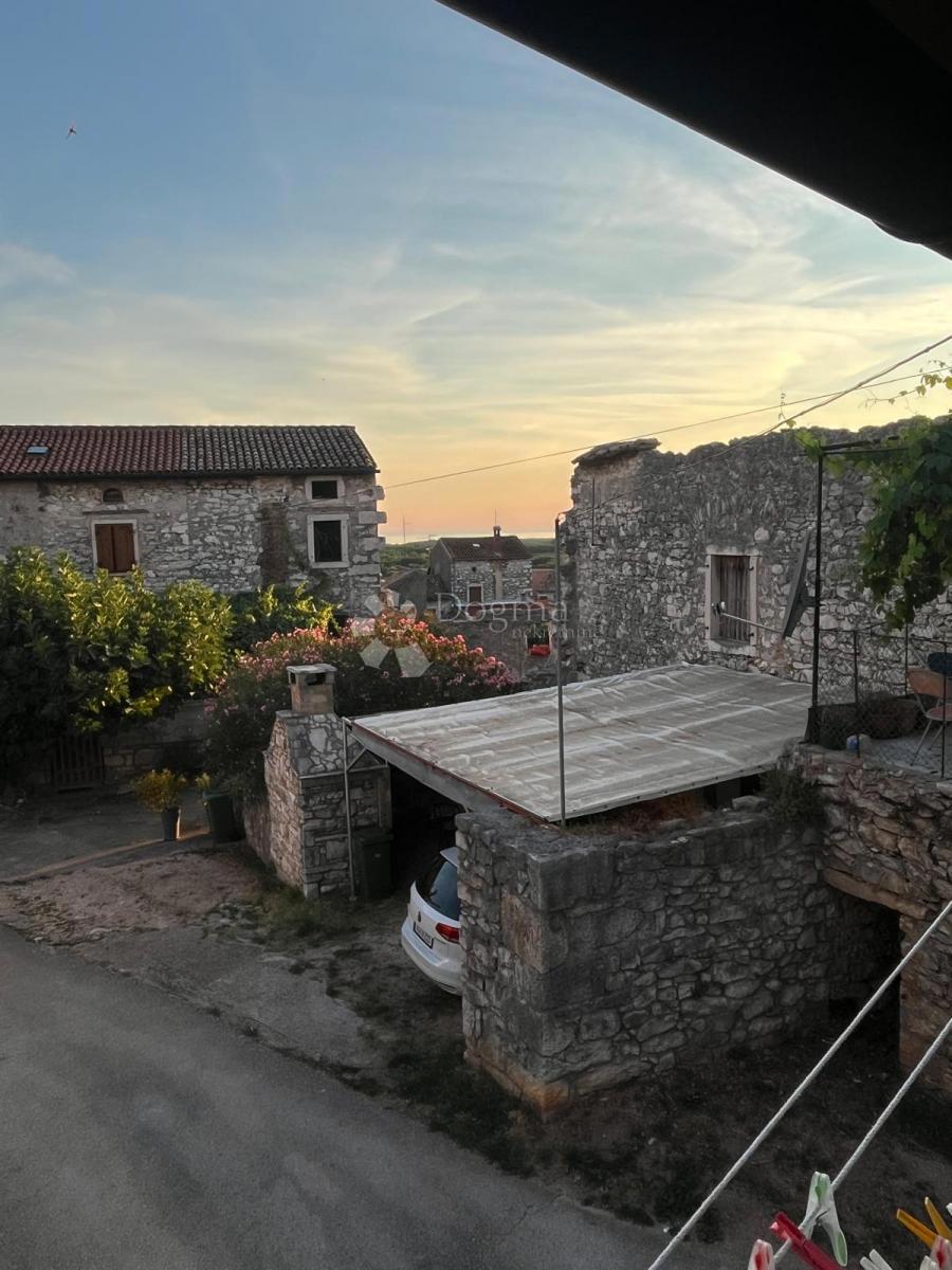 OCCASIONE – centro di Verteneglio, 84 m², possibilità di costruire fino a 2 piani