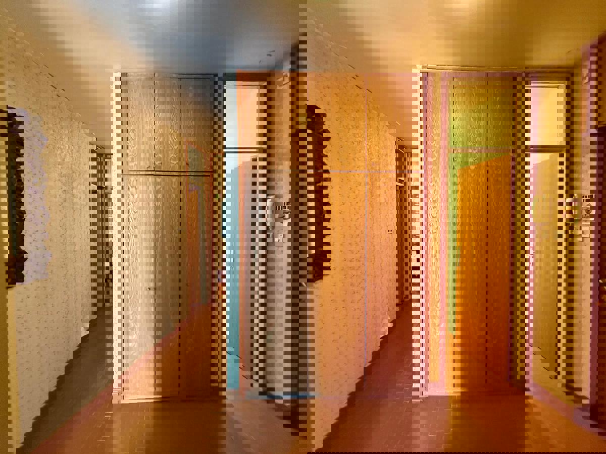 Appartamento spazioso e luminoso in un tranquillo quartiere residenziale – Zara, Bulevar