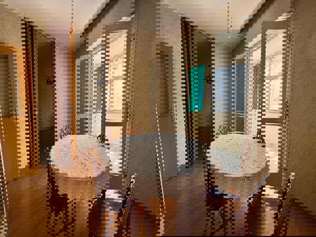 Appartamento spazioso e luminoso in un tranquillo quartiere residenziale – Zara, Bulevar