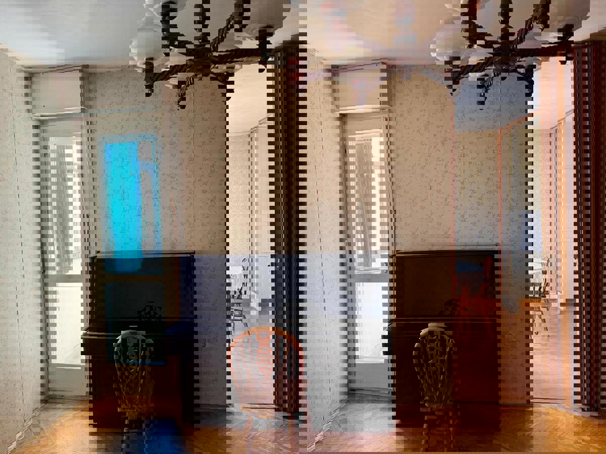 Appartamento spazioso e luminoso in un tranquillo quartiere residenziale – Zara, Bulevar