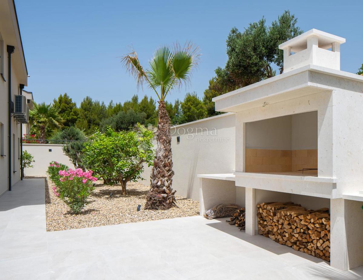 Casa Podstrana, 243,70m2