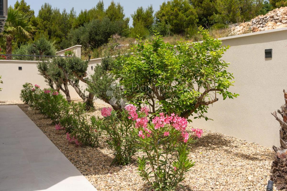 Casa Podstrana, 243,70m2