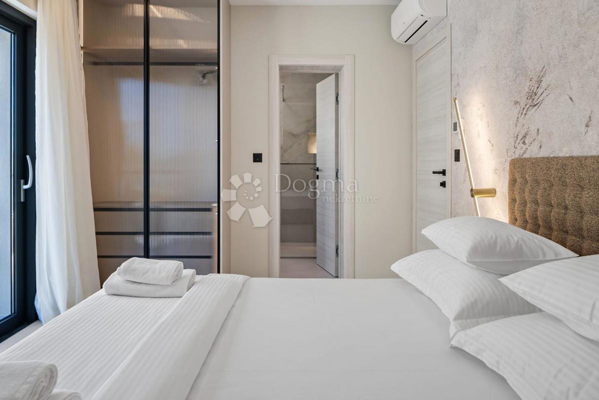 Casa Podstrana, 243,70m2