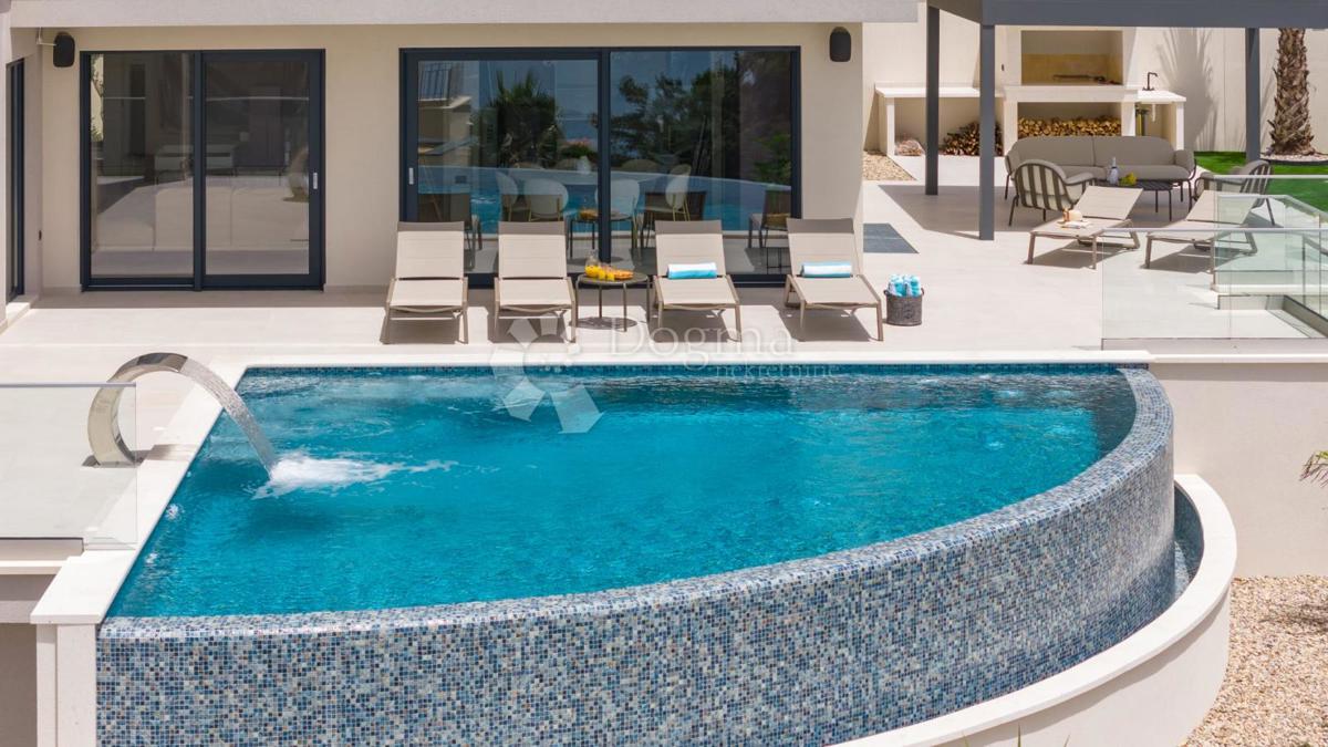 Casa Podstrana, 243,70m2