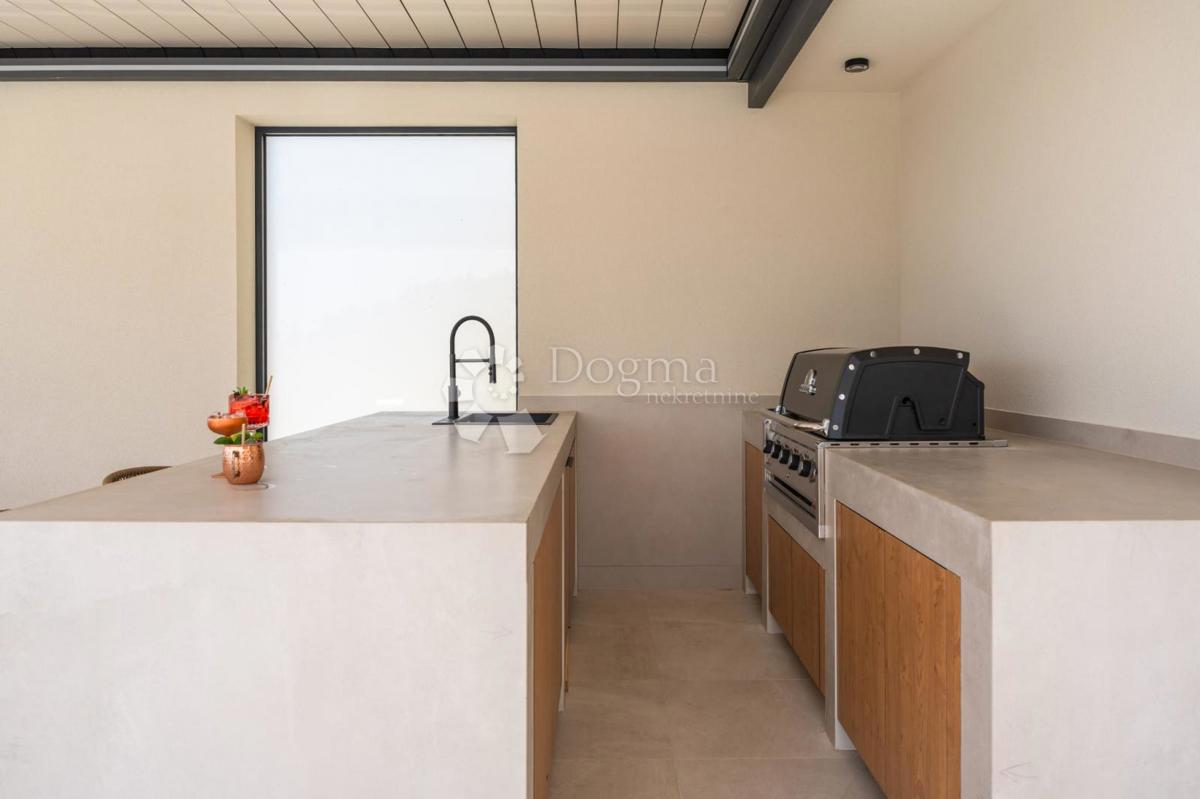 Casa Podstrana, 243,70m2