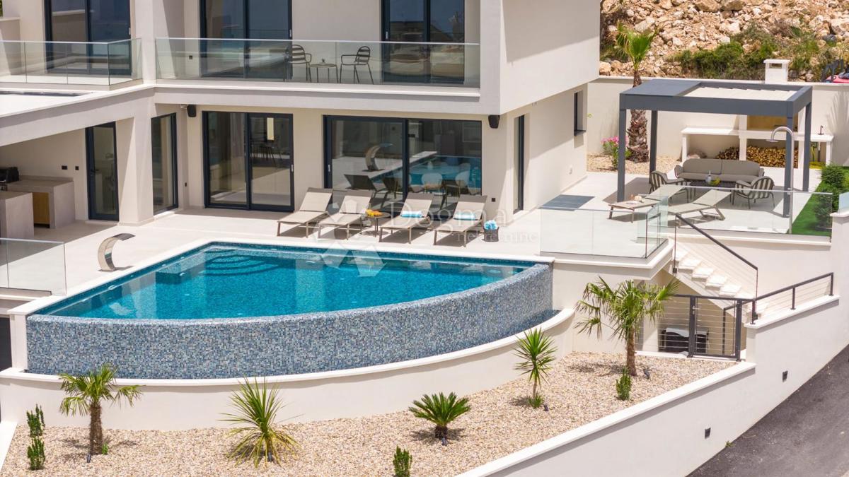 Casa Podstrana, 243,70m2