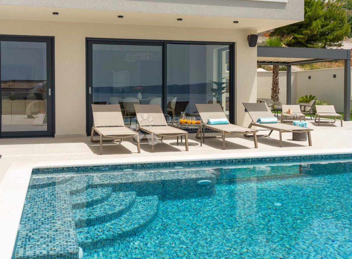 Casa Podstrana, 243,70m2