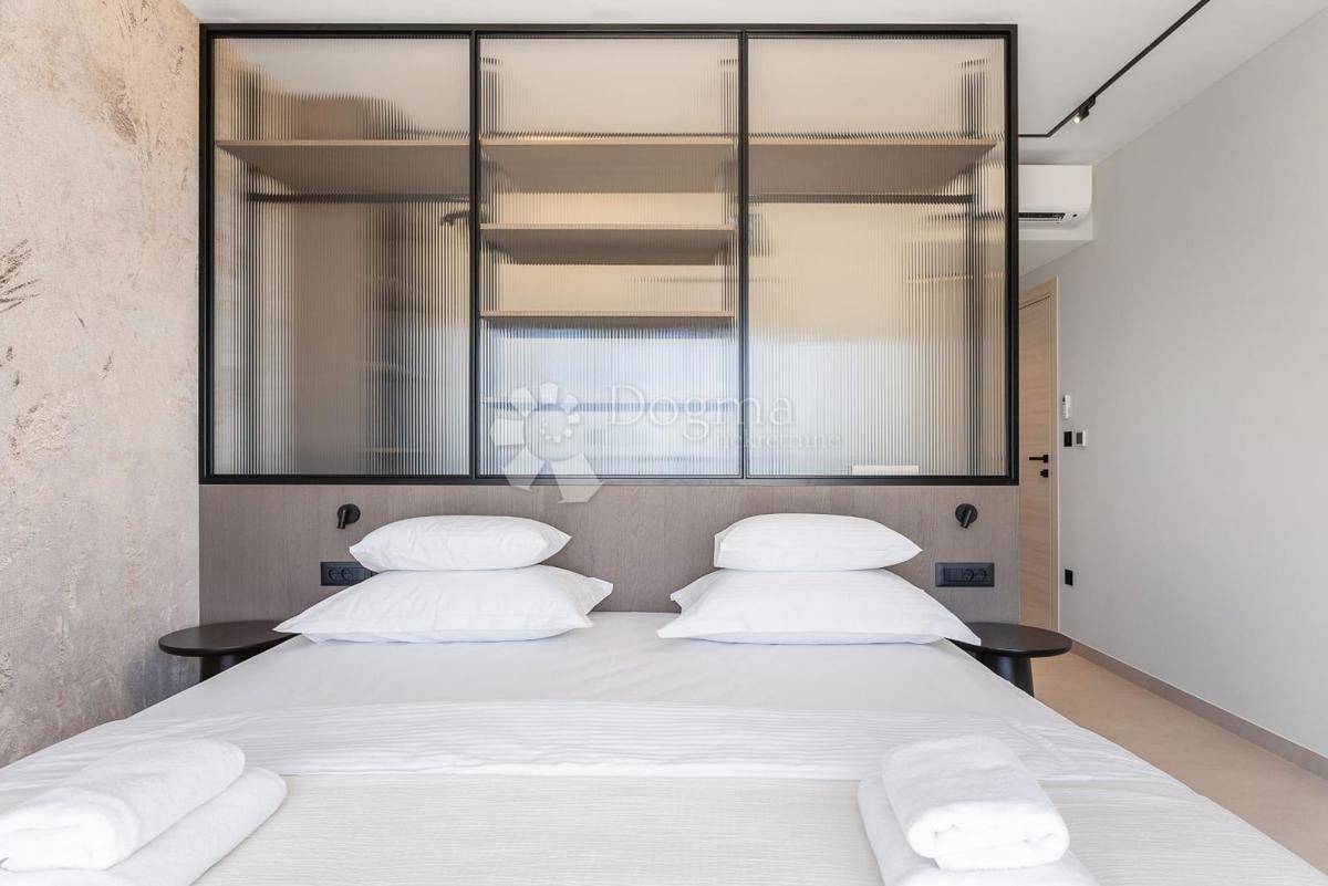 Casa Podstrana, 243,70m2