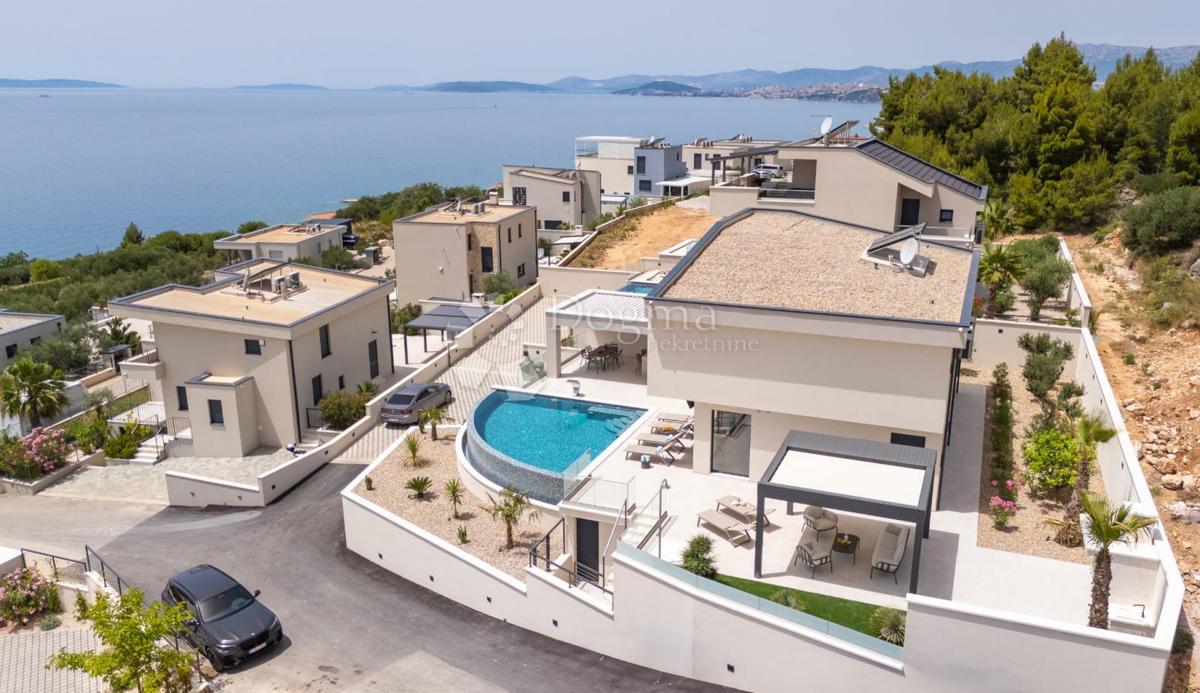 Casa Podstrana, 243,70m2