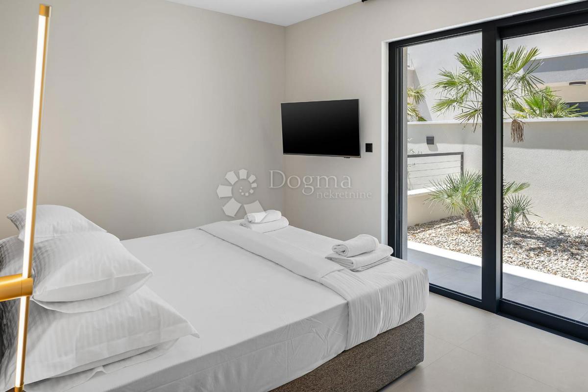 Casa Podstrana, 243,70m2