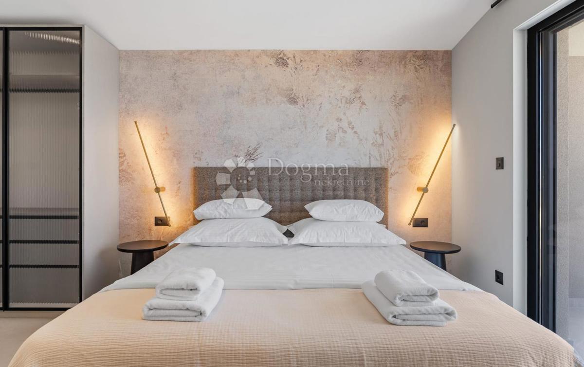 Casa Podstrana, 243,70m2