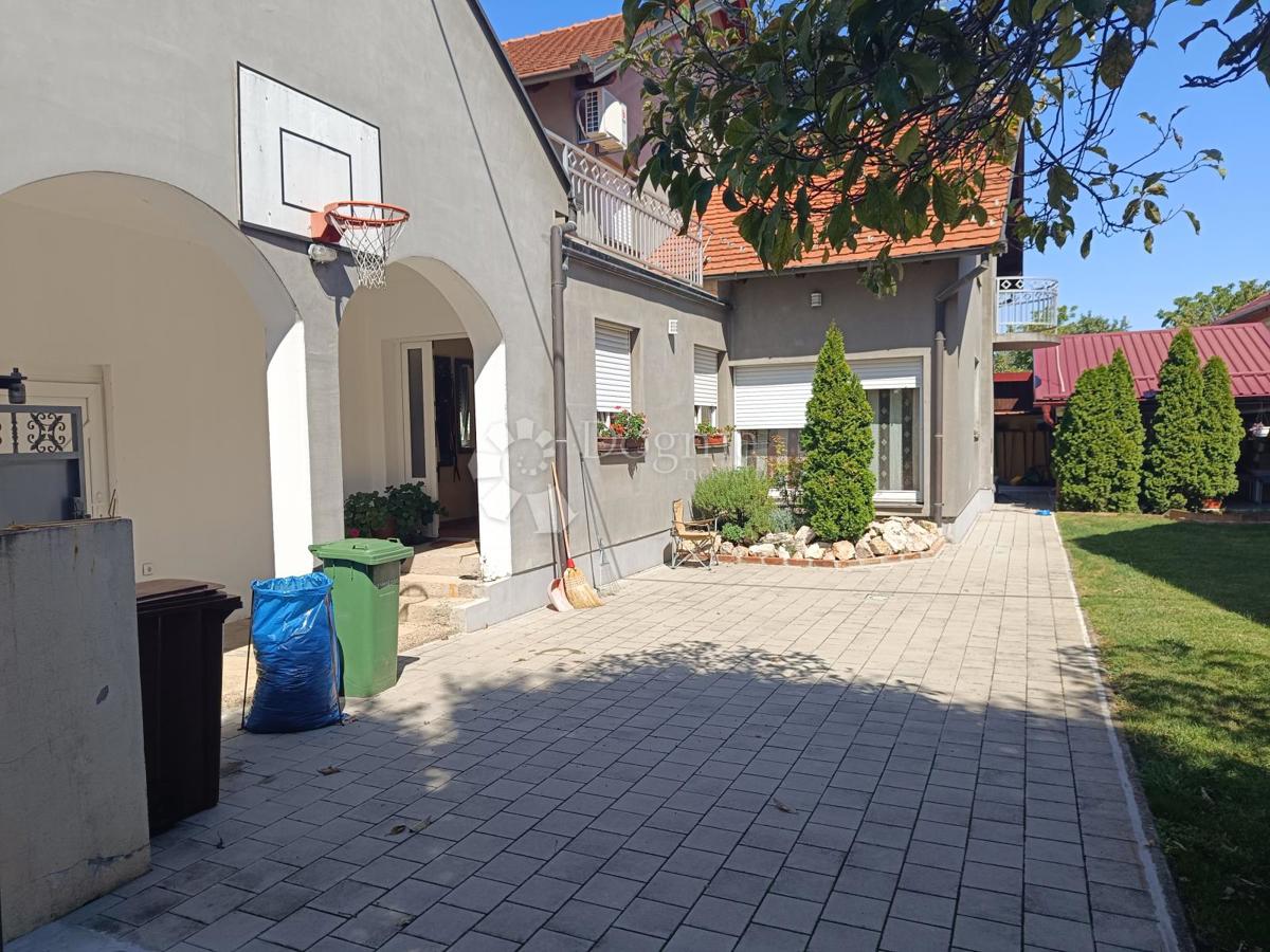Casa Centar, Vinkovci, 705m2