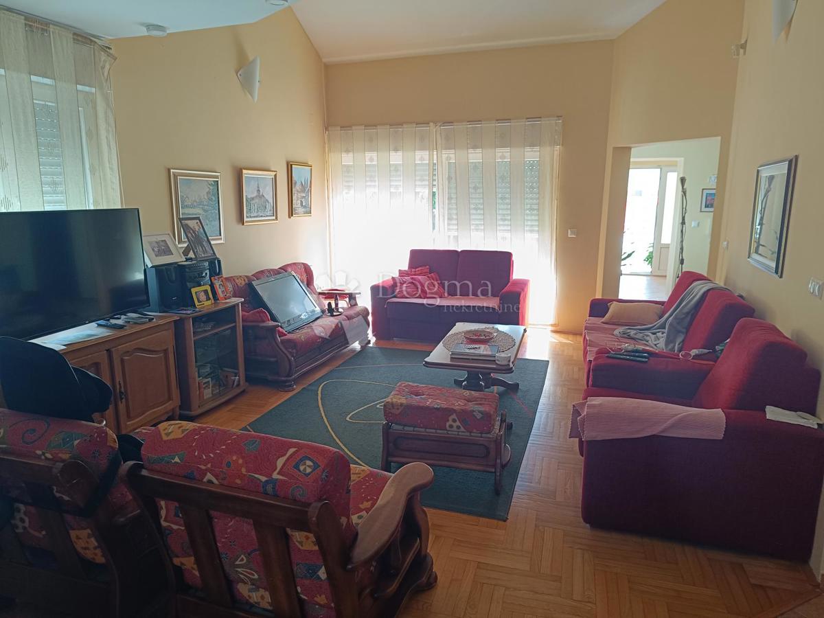 Casa Centar, Vinkovci, 705m2