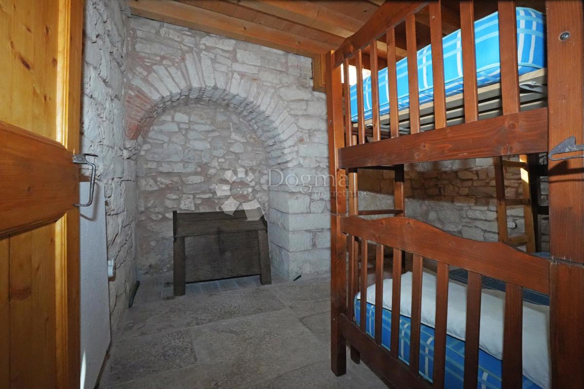 Casa Krnica, Marčana, 210m2