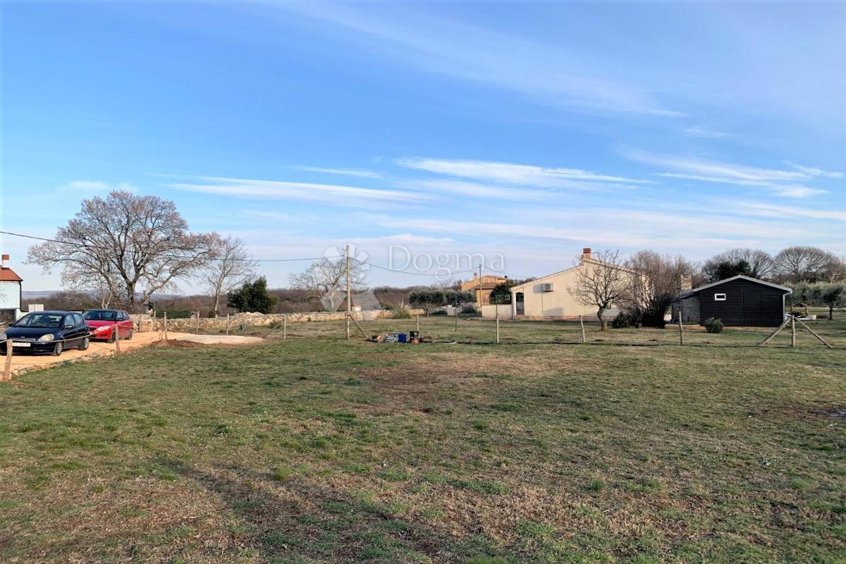 Terreno edificabile Krnica, Marčana, 861m2