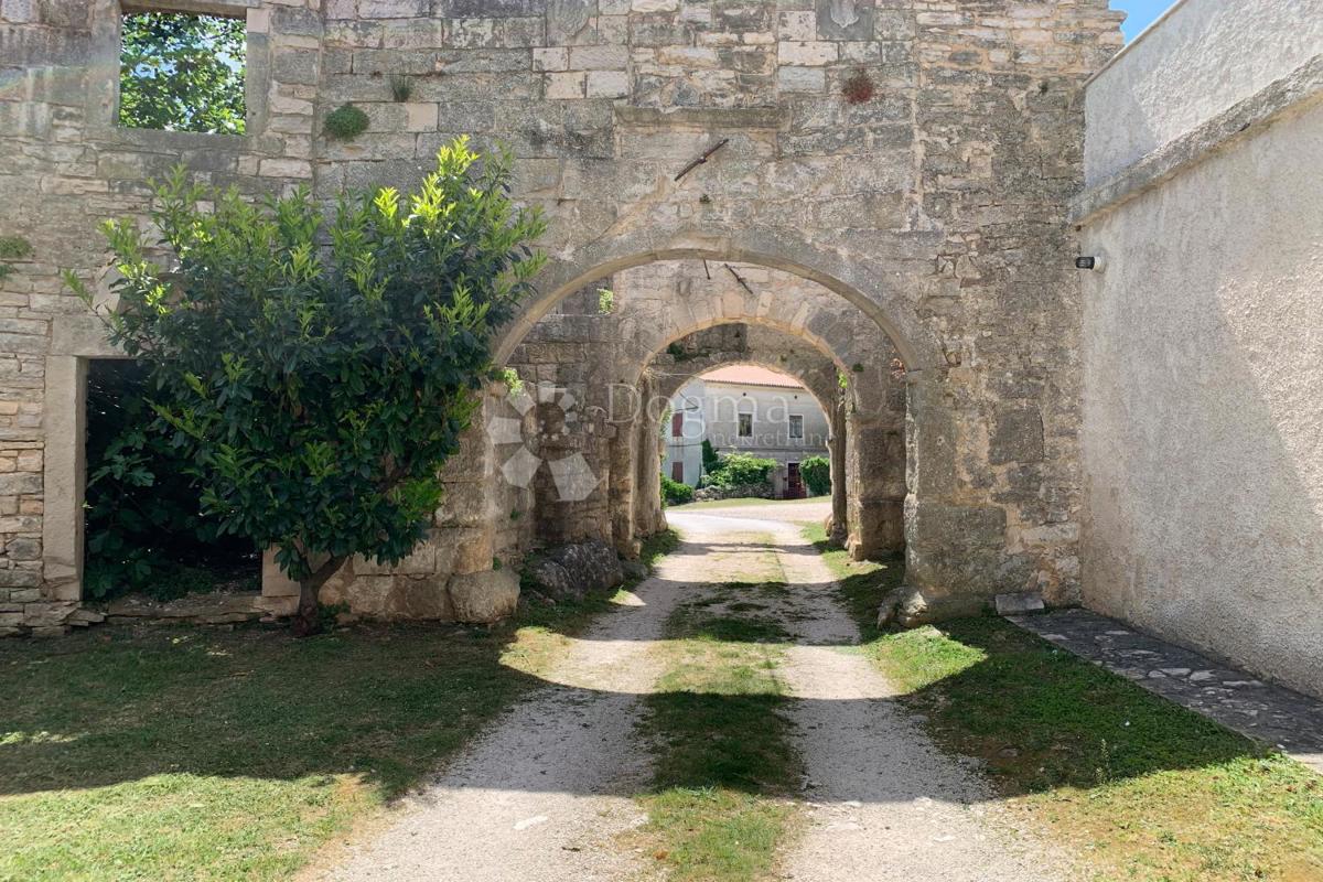 Terreno edificabile Krnica, Marčana, 861m2