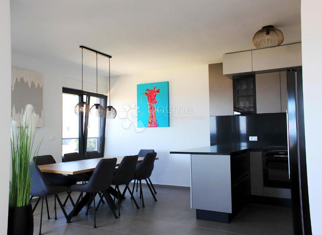 Allogio Podstrana, 135m2