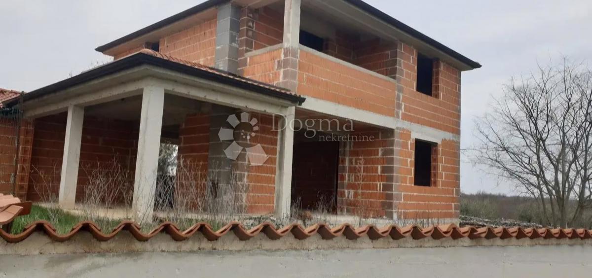 Bella casa nella fase Roch Bau, superficie abitabile utilizzabile 181,61 m2