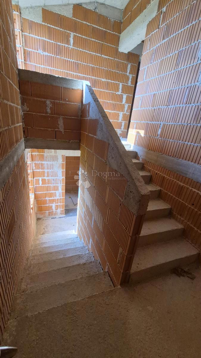 Bella casa nella fase Roch Bau, superficie abitabile utilizzabile 181,61 m2