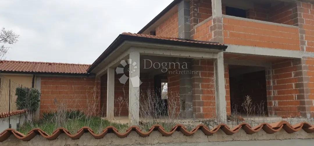 Bella casa nella fase Roch Bau, superficie abitabile utilizzabile 181,61 m2