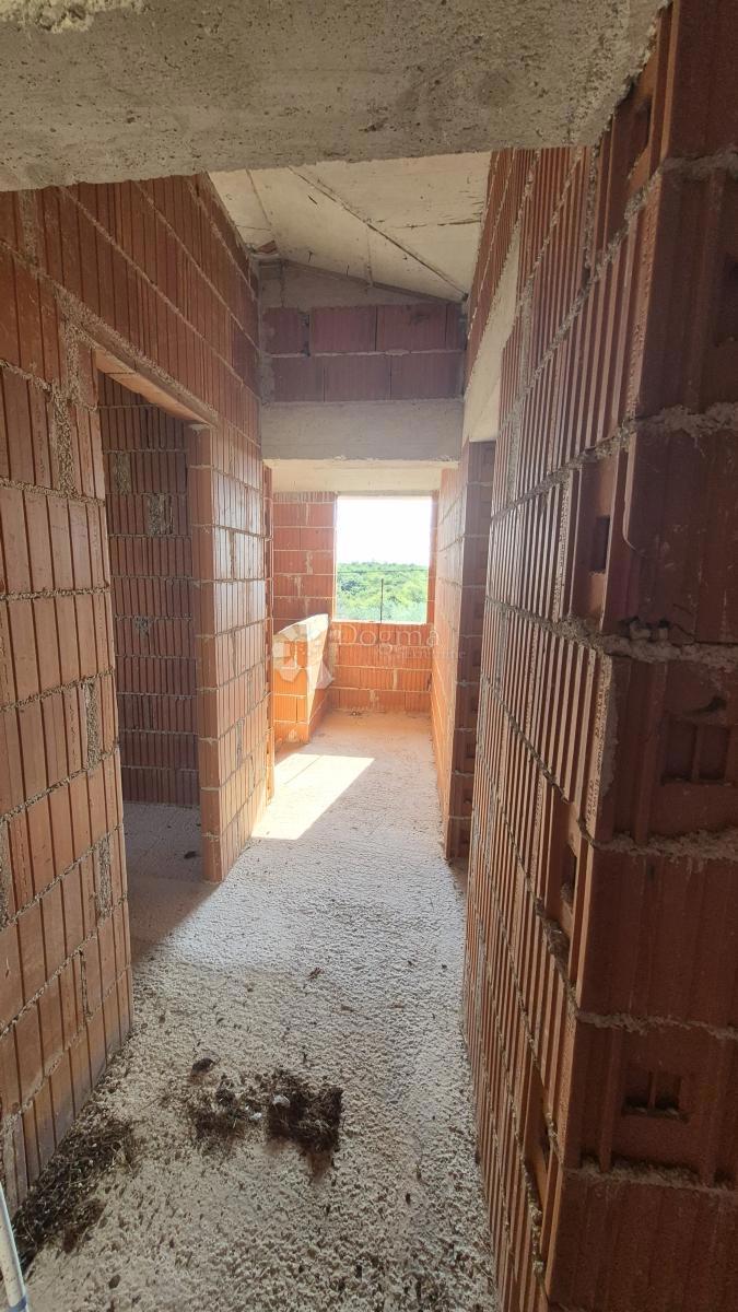 Bella casa nella fase Roch Bau, superficie abitabile utilizzabile 181,61 m2