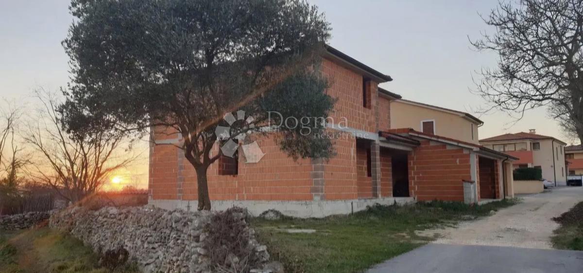 Bella casa nella fase Roch Bau, superficie abitabile utilizzabile 181,61 m2