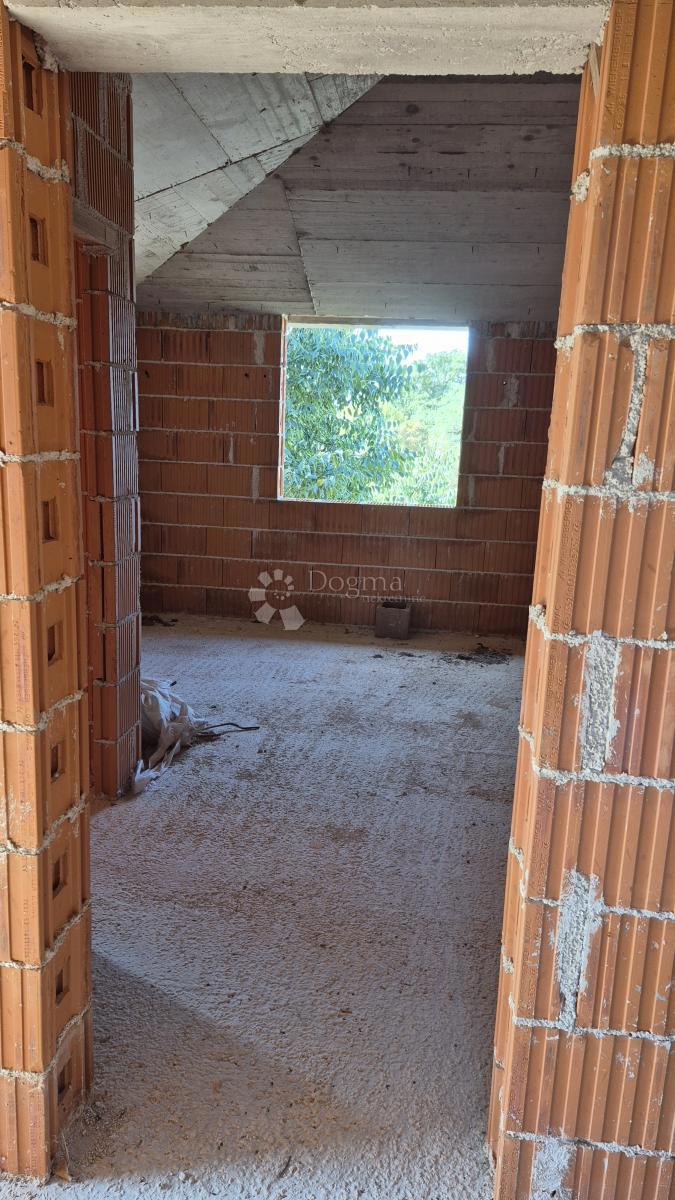 Bella casa nella fase Roch Bau, superficie abitabile utilizzabile 181,61 m2