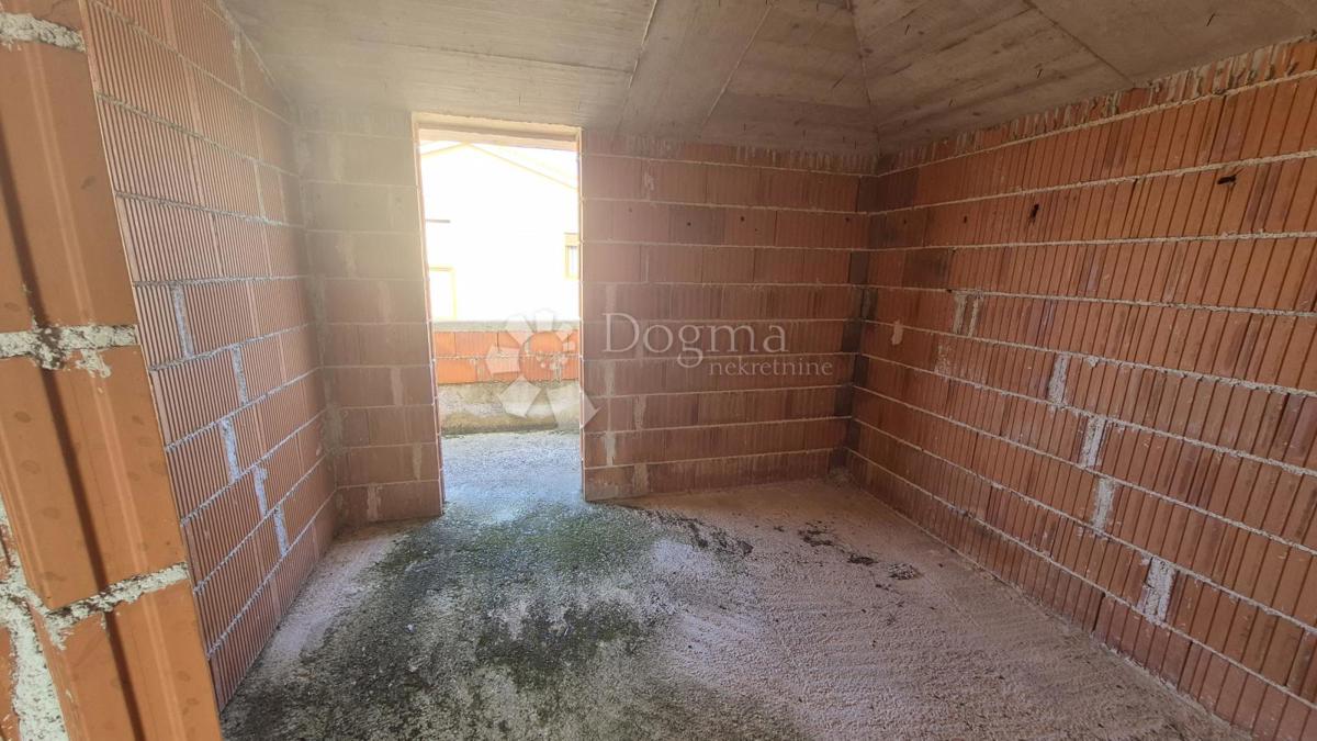 Bella casa nella fase Roch Bau, superficie abitabile utilizzabile 181,61 m2