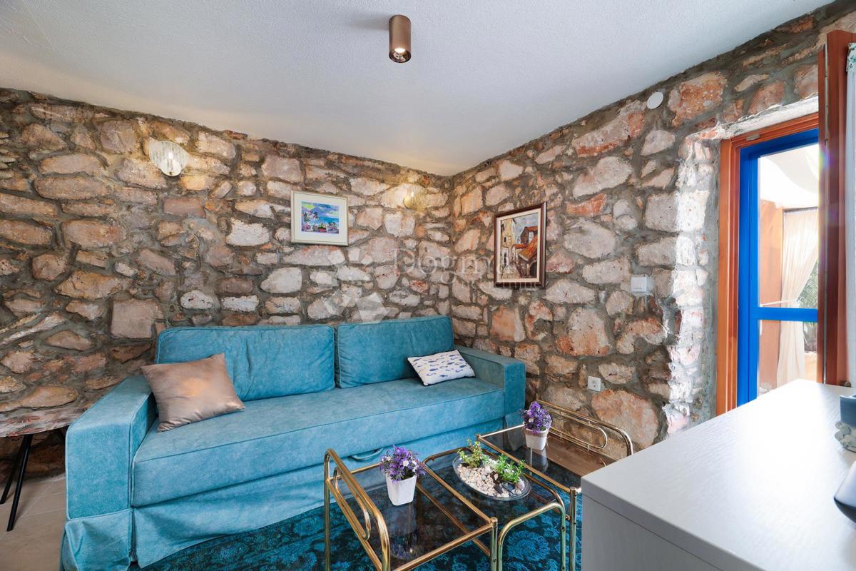Autentica casa in pietra sull'isola di Molat - Investimento in pace, lusso e tradizione (-RK-), 140m2