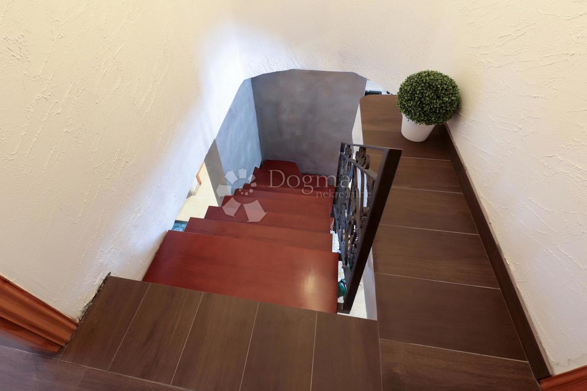 Autentica casa in pietra sull'isola di Molat - Investimento in pace, lusso e tradizione (-RK-), 140m2