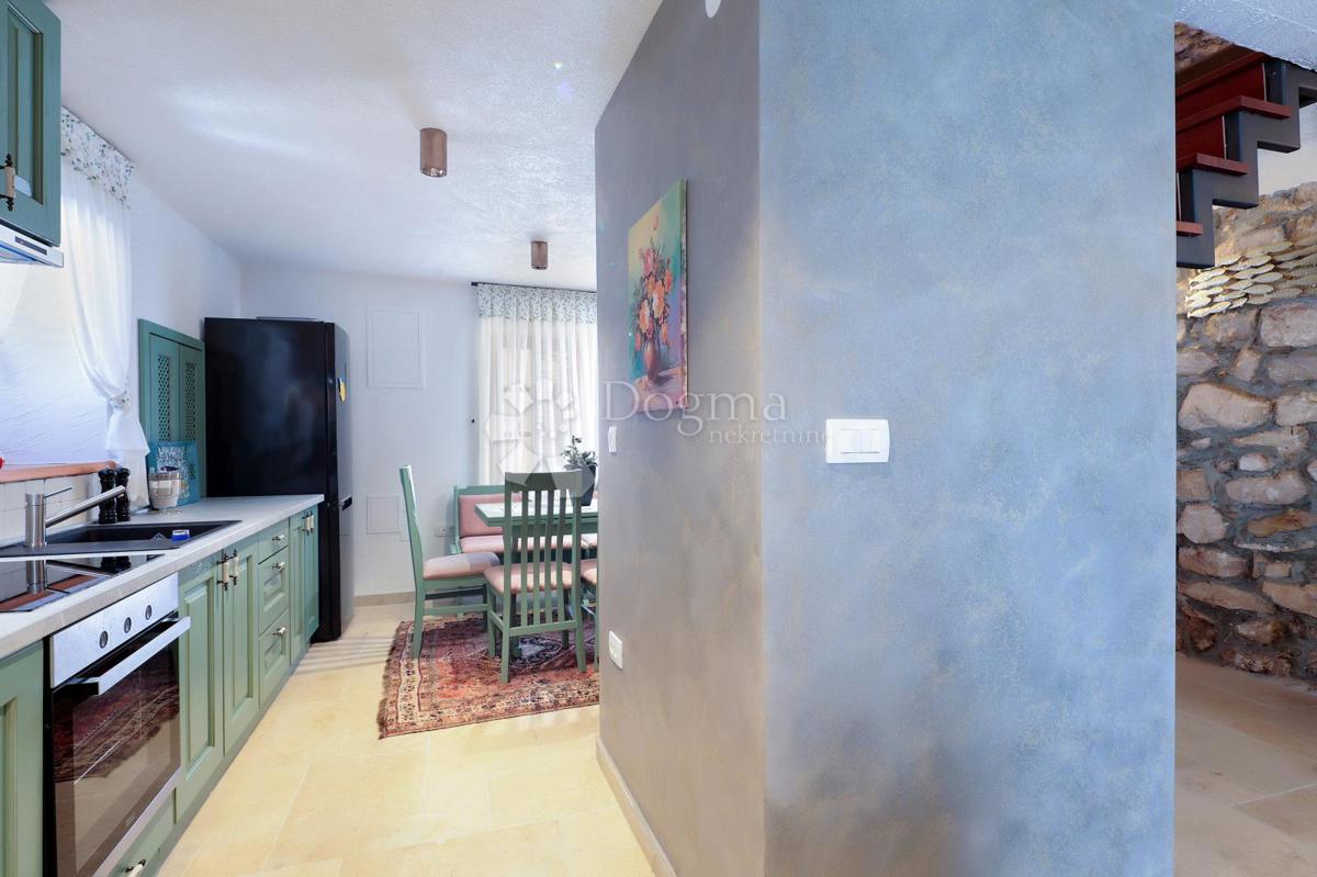Autentica casa in pietra sull'isola di Molat - Investimento in pace, lusso e tradizione (-RK-), 140m2