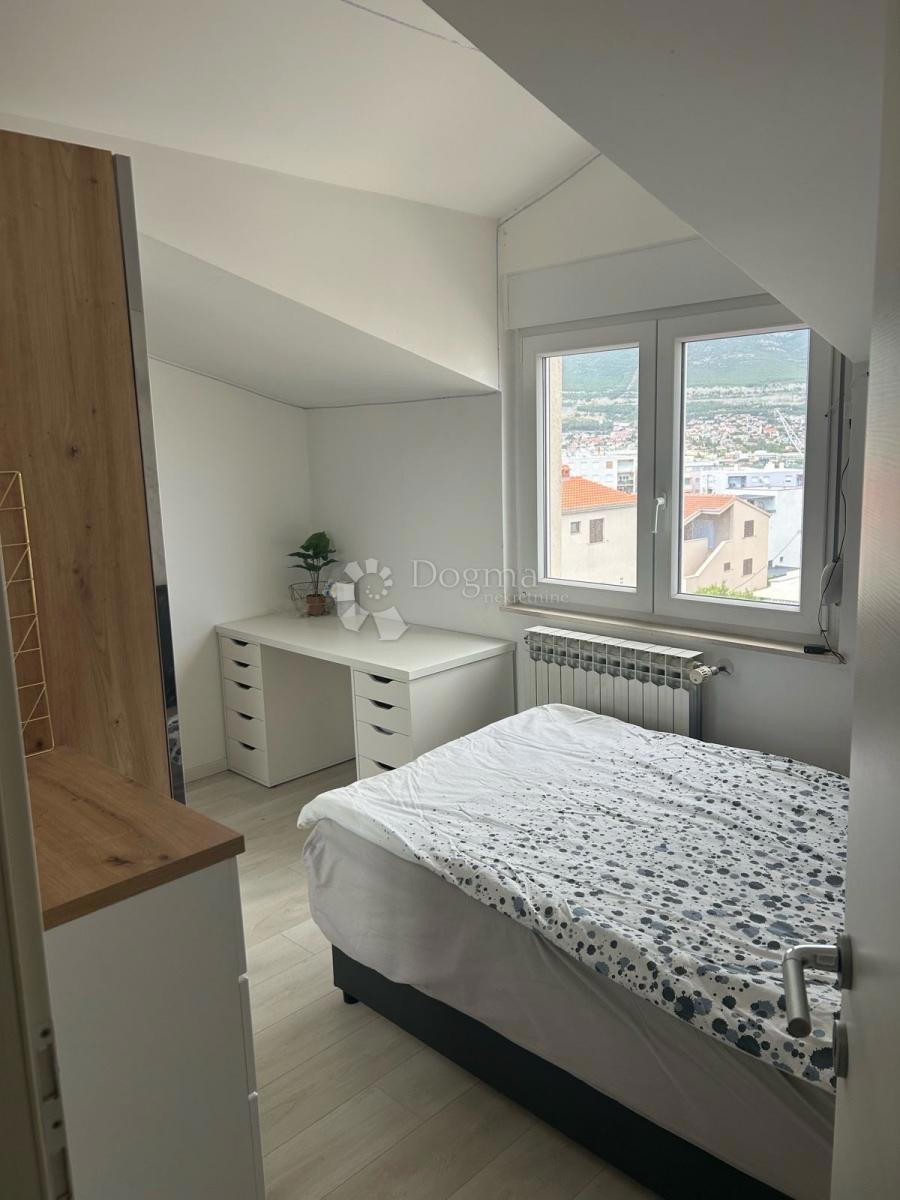 Appartamento Duplex Trilocale 114 m² con Giardino e Vista Aperta