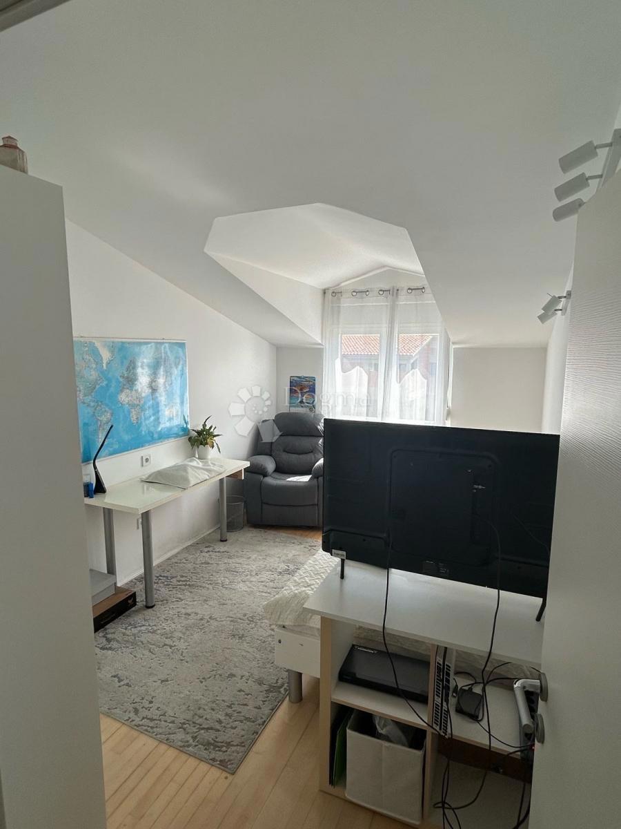 Appartamento Duplex Trilocale 114 m² con Giardino e Vista Aperta