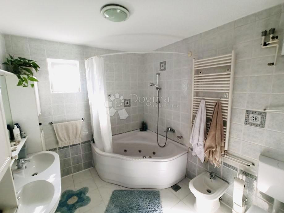 Casa Lučko, Novi Zagreb - Zapad, 228m2