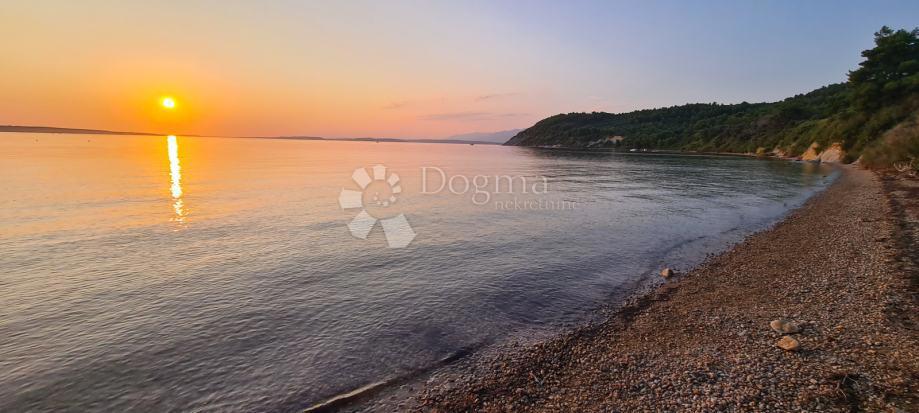 Ljubač | 1a fila al mare – superficie edificabile 2823 m2