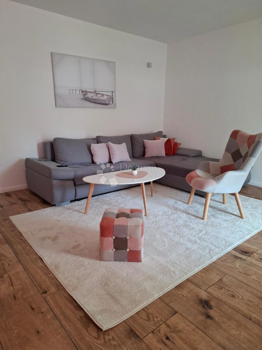 Allogio Okrug Gornji, Okrug, 78m2