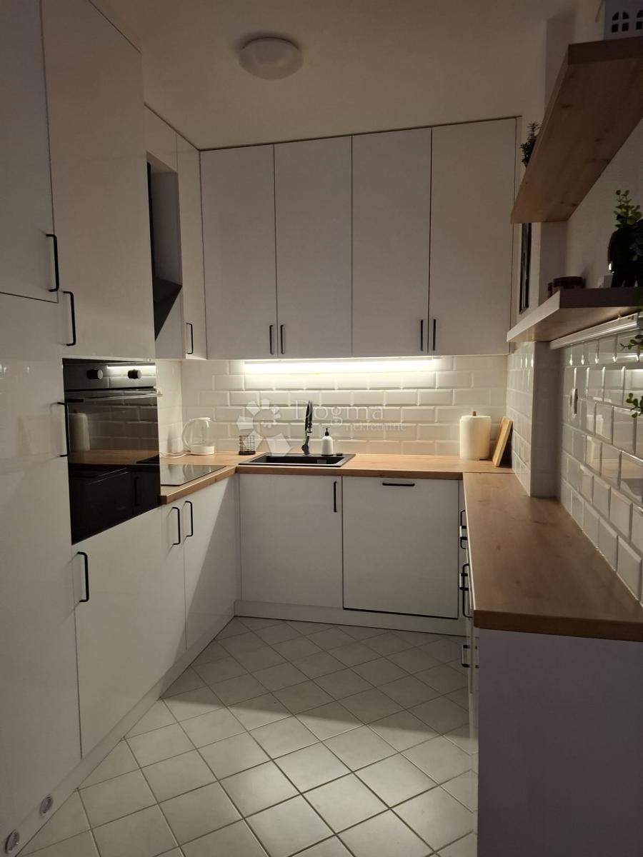 Allogio Okrug Gornji, Okrug, 78m2