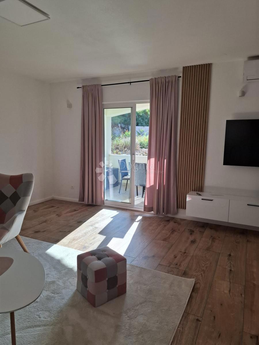 Allogio Okrug Gornji, Okrug, 78m2